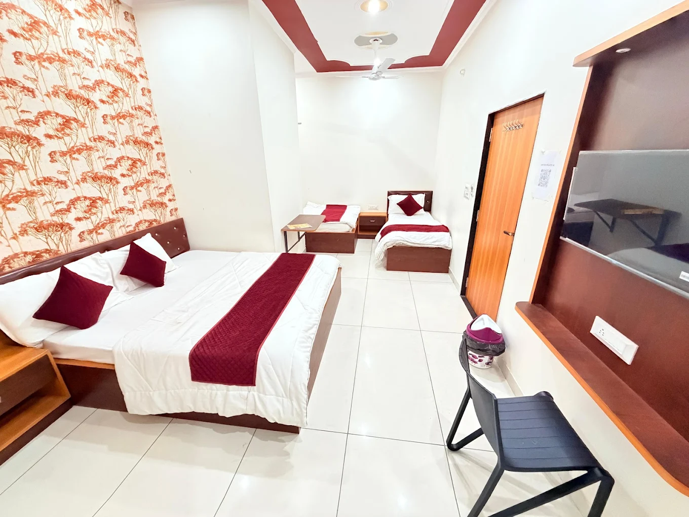 Deluxe Room 3